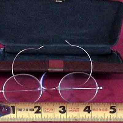 Nose Pincher Eye Glasses