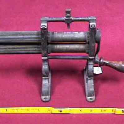 Fluting cloth Iron
