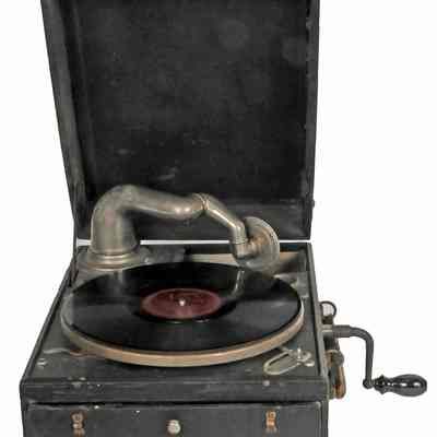 Phonograph, wind-up, portable