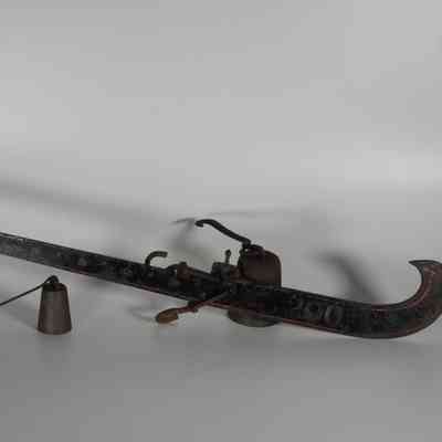Curved Balance Scale