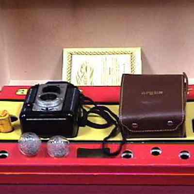 Twin Lens Box Still Camera