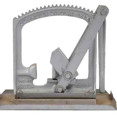 Nut Cracker