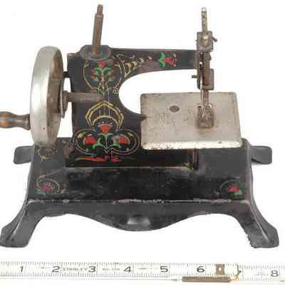 Toy Sewing Machine
