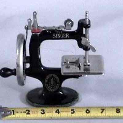 Toy Sewing Machine