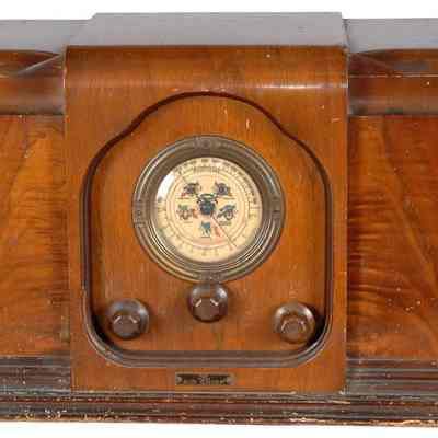 RCA "Air Chief" Table Radio
