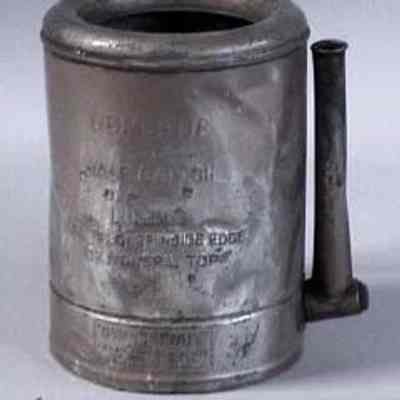 Oil Can Dispenser