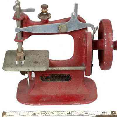 Toy Sewing Machine