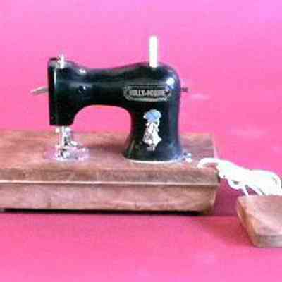 Toy Sewing Machine