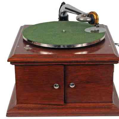 Phonograph, crank