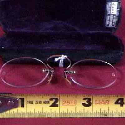 Nose Pincher Eye Glasses