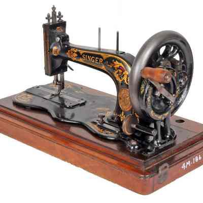 Sewing Machine, Hand Crank, portable