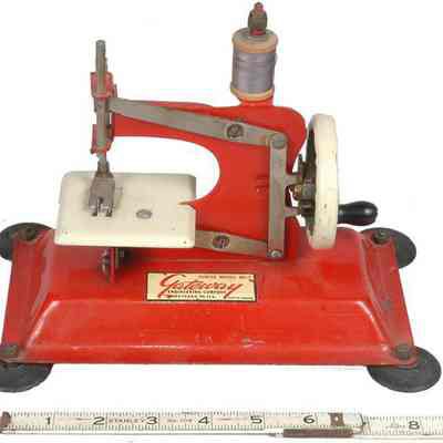 Toy Sewing Machine