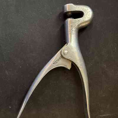 Morrill Hole Punch