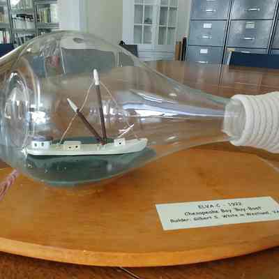 Ship in a Bottle Model of the Deadrise Elva C