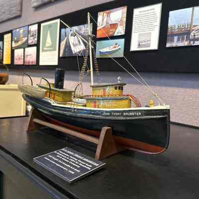 Model of the FV John Twohy Brusstar