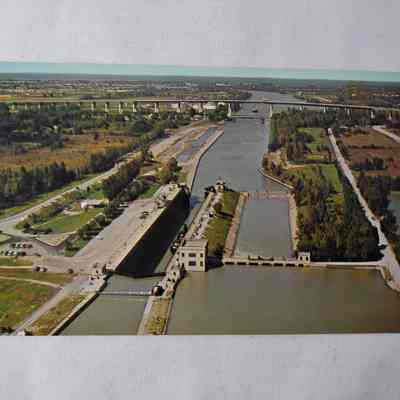 Welland canal lock 3 postcard