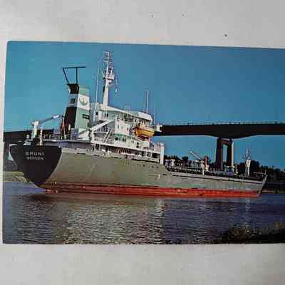 Welland ship canal and garden city skyway postcard
