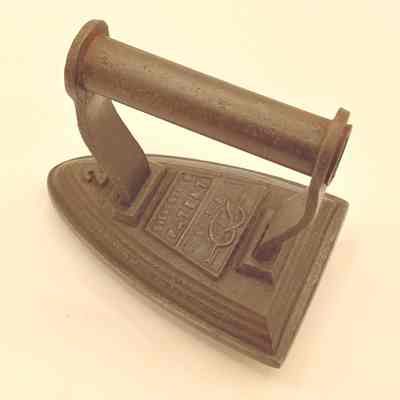 Sylvester’s Patent Salter Iron N0 2 Curved bottom