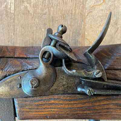 Detail mechanism of Anti-poacher flintlock gun