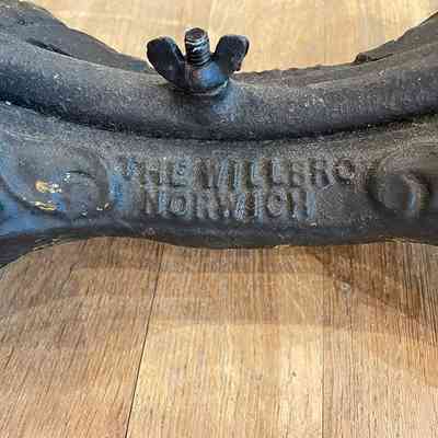 The Wilboro bike stand, detail of maker