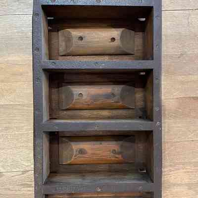 Three brick mould