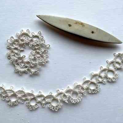 Shuttle or tatting lace and a shuttle