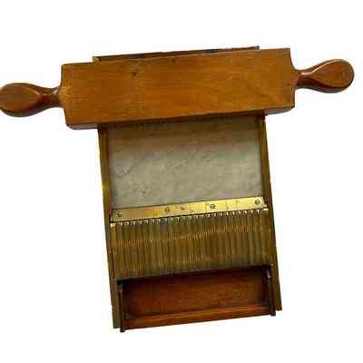 Apothecary's pill making machine