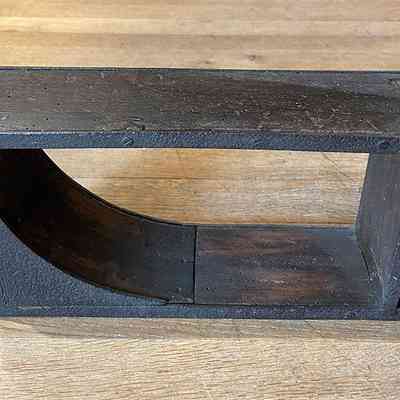 Single curved brick mould
