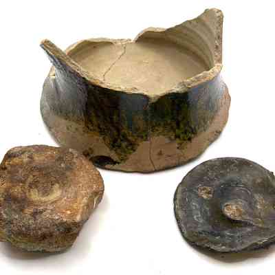 Fragments of Local Pottery Found onsite