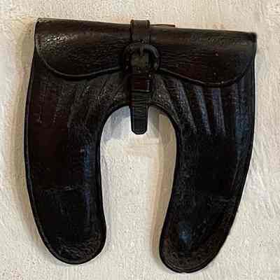Leather pouch for spare horseshoe