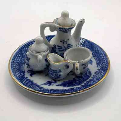 Dolls House size Tea set