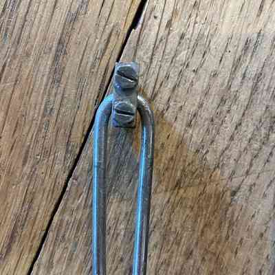 Detail of fixing of head to tool
