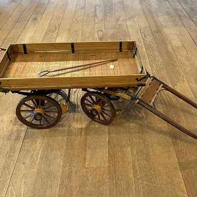 Model horsedrawn cart