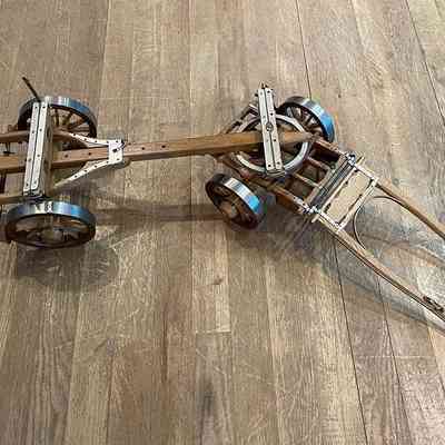 Model of log carrier and hoist