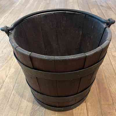 Wooden Stable Bucket