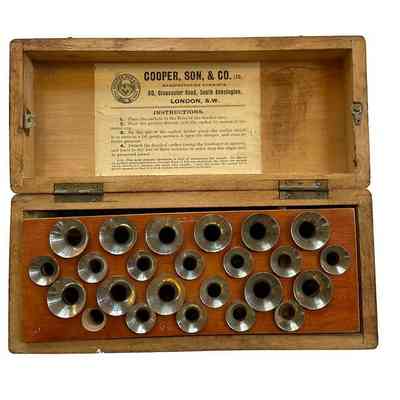 Pill filler with measuring cachets in situ