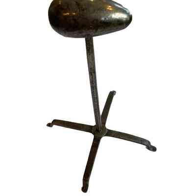 Egg iron