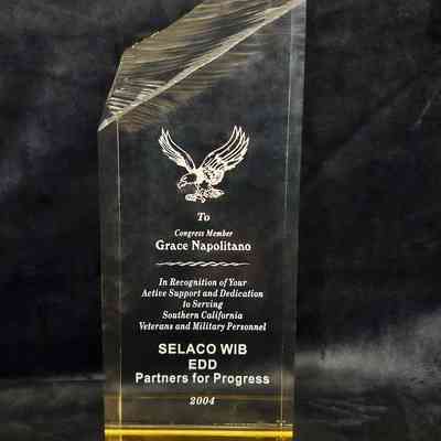Plastic Award Statue, SELACO WIB EDD