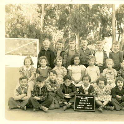 1940 Class photo, 1st grade (Vincent) CAPTION FROM SHIRLEY