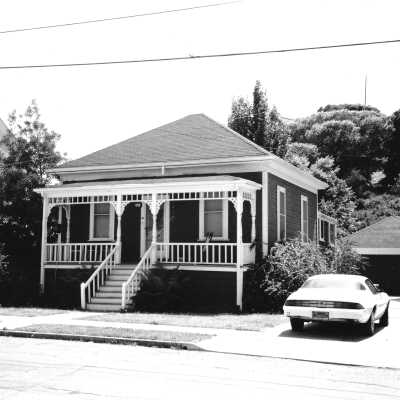 Hip roof house, 656 Quinan St. (8 inches)