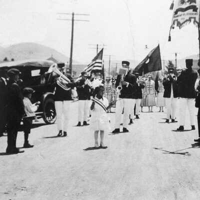 Holy Ghost Parade 1920s (Greenfield Blvd. on right) Mariotti