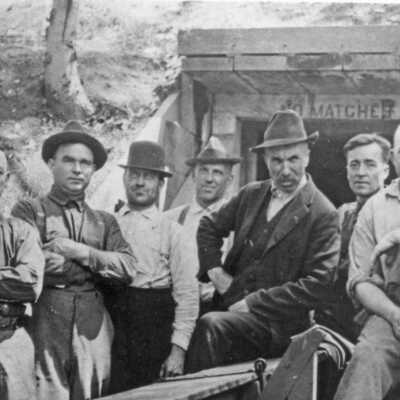2439NunemanCrew (LeRoy LeFebvre far right) 600 dpi.