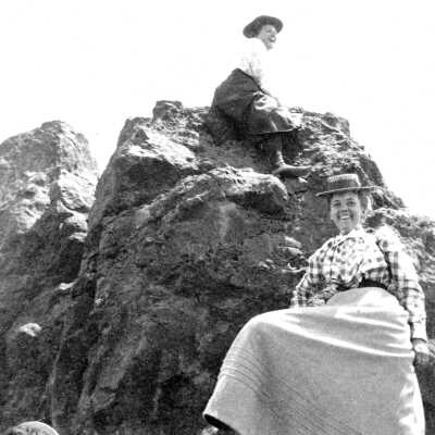 Two Ellerhorst sisters on rock (Mariotti): Two Ellerhorst sisters on rock in Gibson Girl-Style dress with straw boater hats.