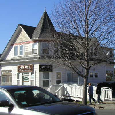Mann Home:Captain's Cottage 3