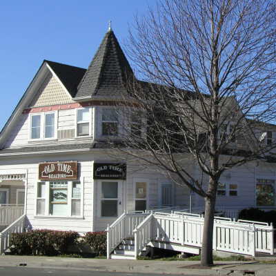 Mann Home:Captain's Cottage 5
