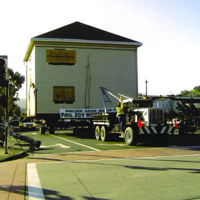 Faria House move hi-res #4 (Margaret Prather)