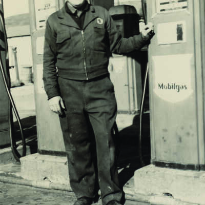 Rene De la Briandais at Mobil station 1936