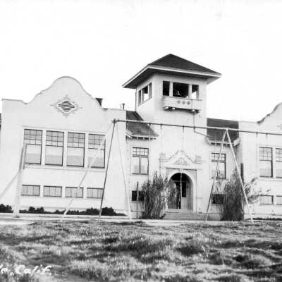 Pinole-Hercules school with additions and swings (Susie Fernandez)