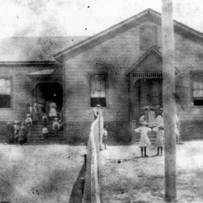 Plaza School recess 1901