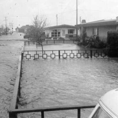 1958-Flood -3 429 Tennent Ave looking North